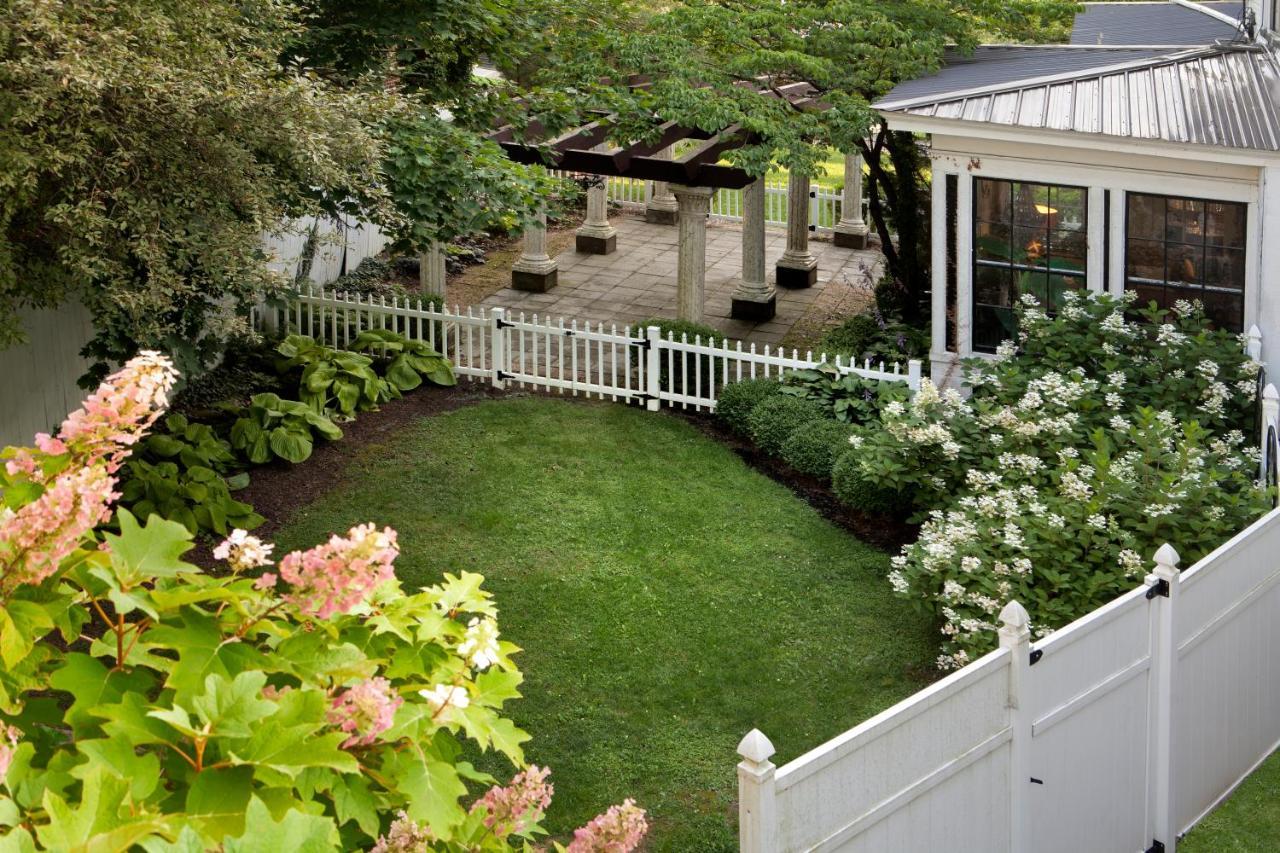 Bluefield Inn, A Select Registry Propery 외부 사진
